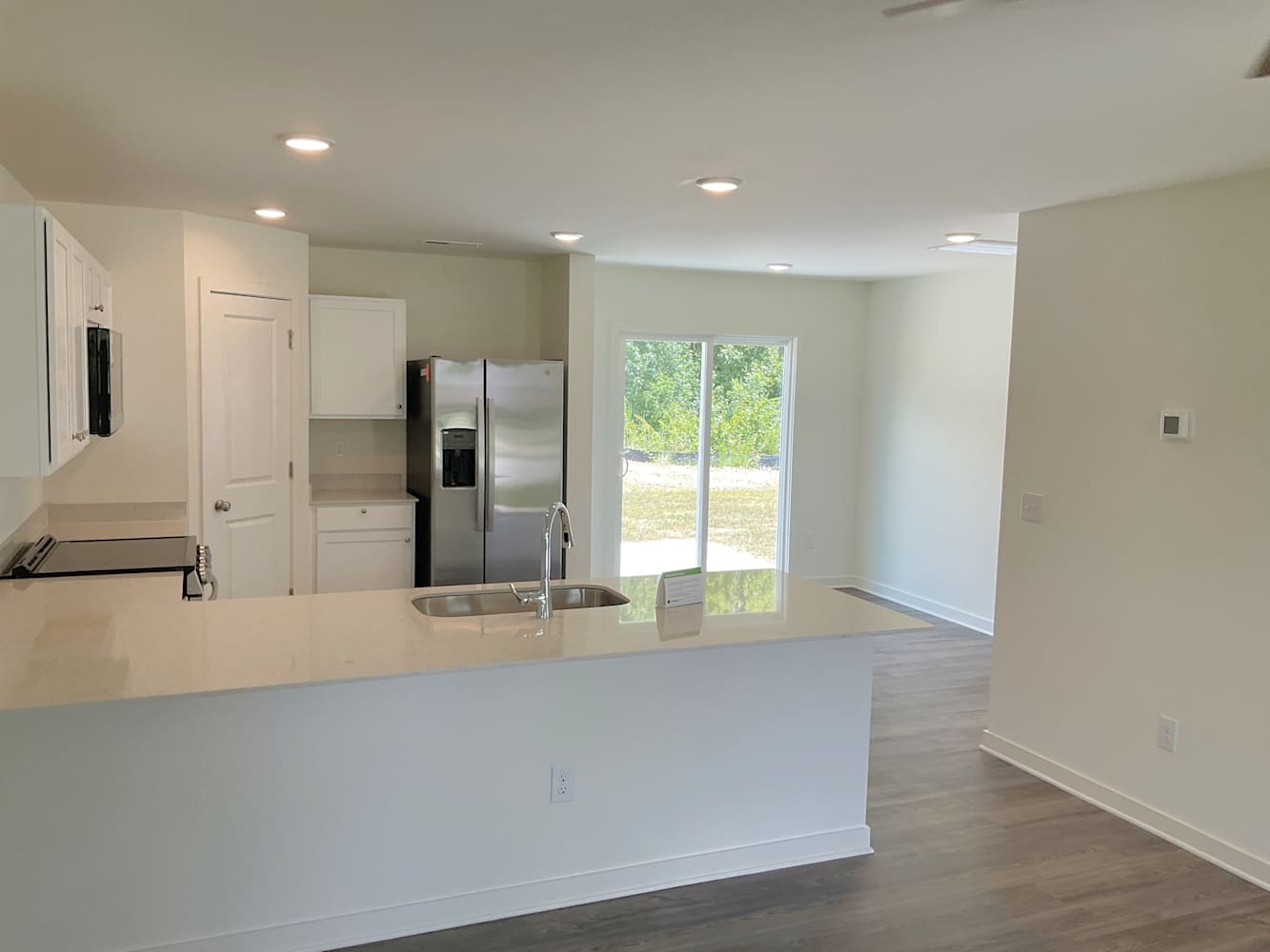 102 Weller Ln photo 3