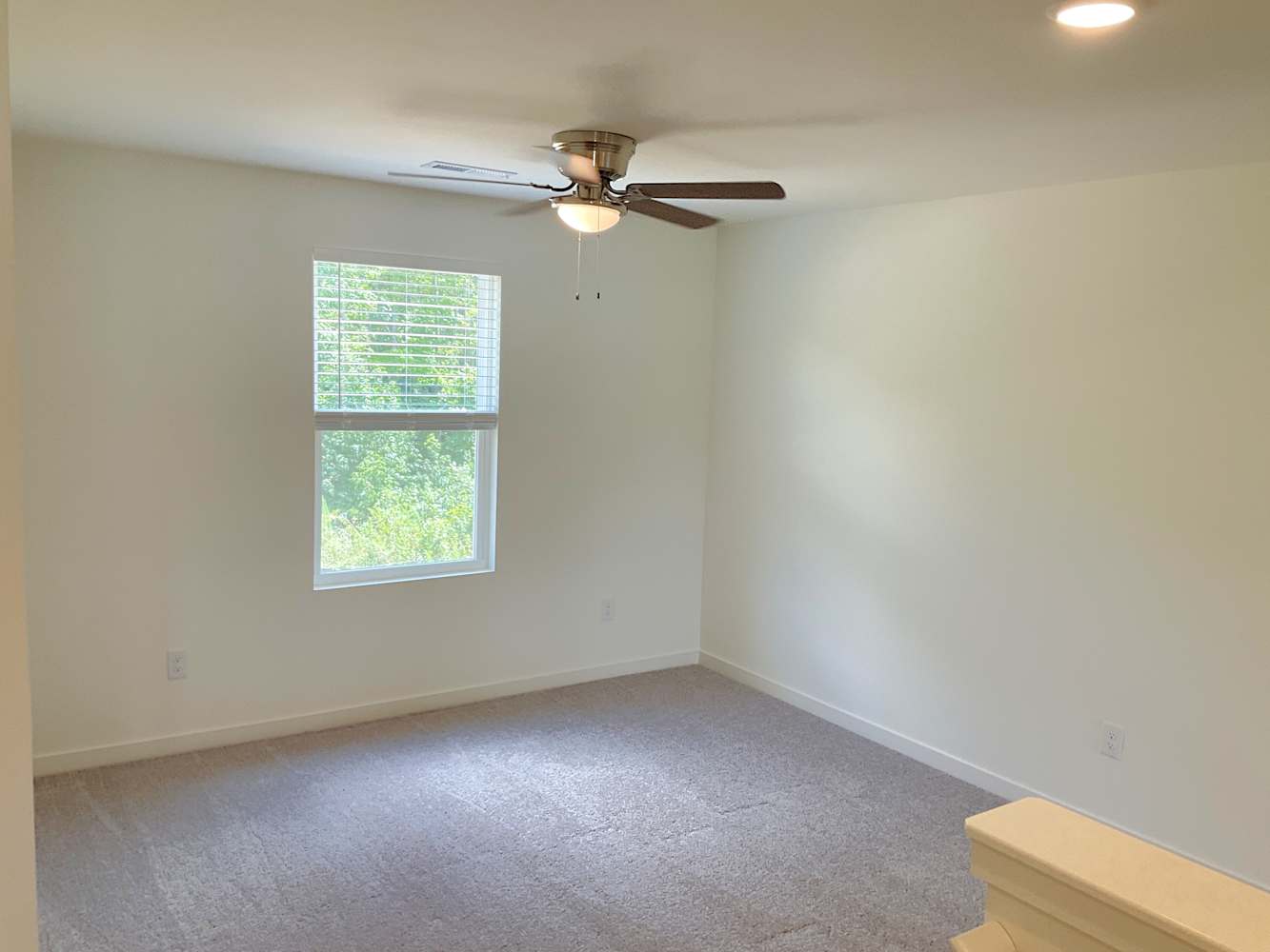 102 Weller Ln photo 4
