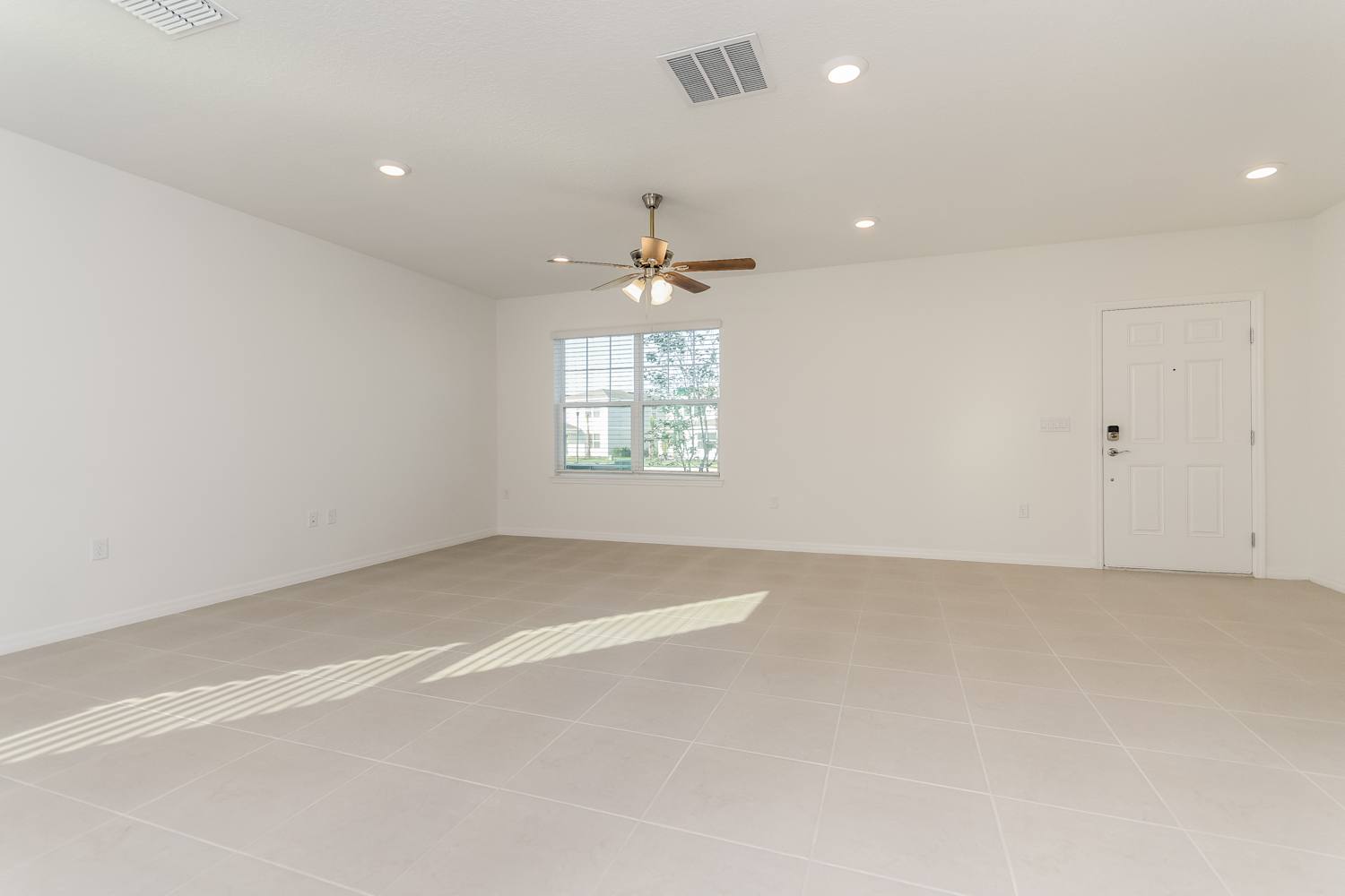 16657 Silver Brook Way photo 4