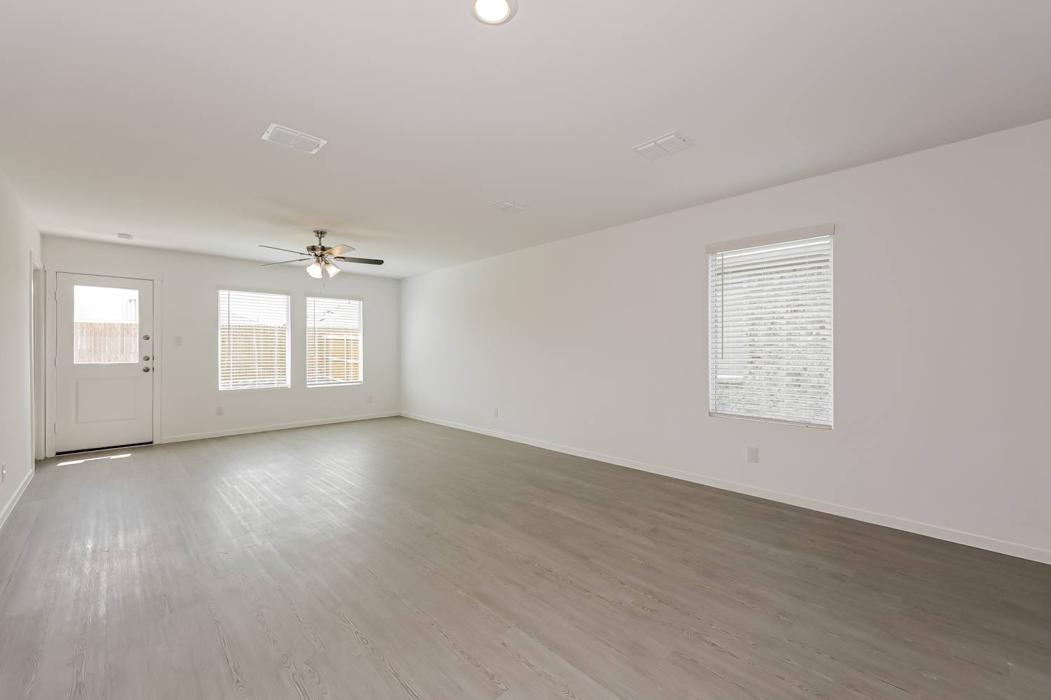 1207 Canyon Wren Drive photo 3