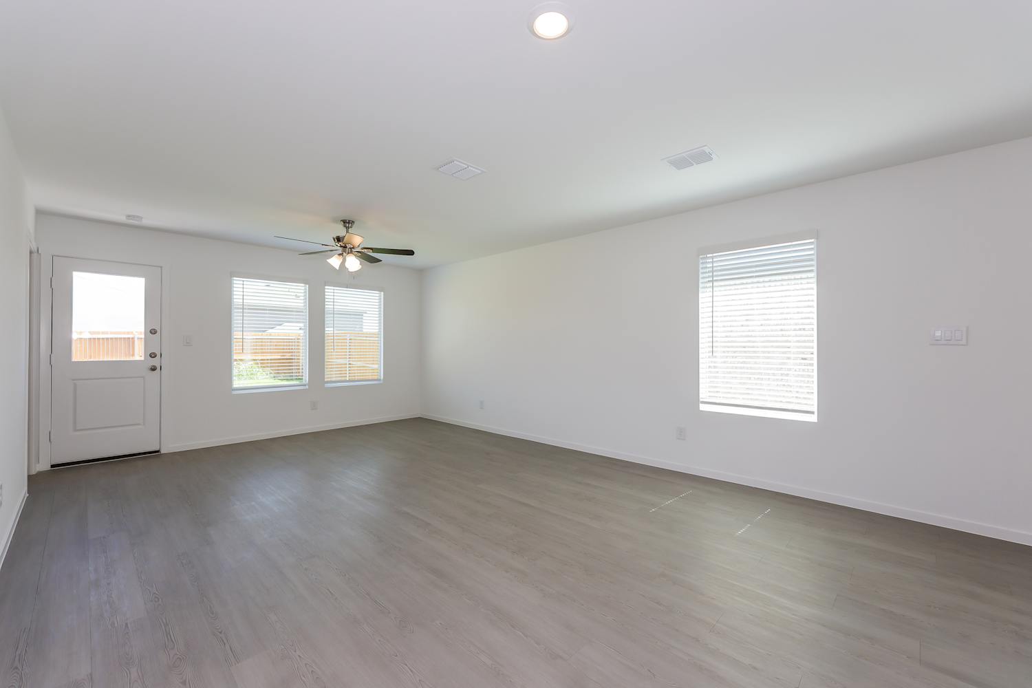 1834 Sanderling Street photo 3