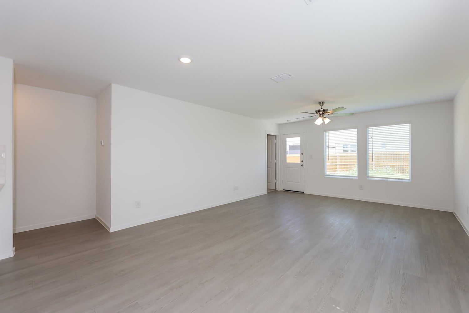 1834 Sanderling Street photo 4