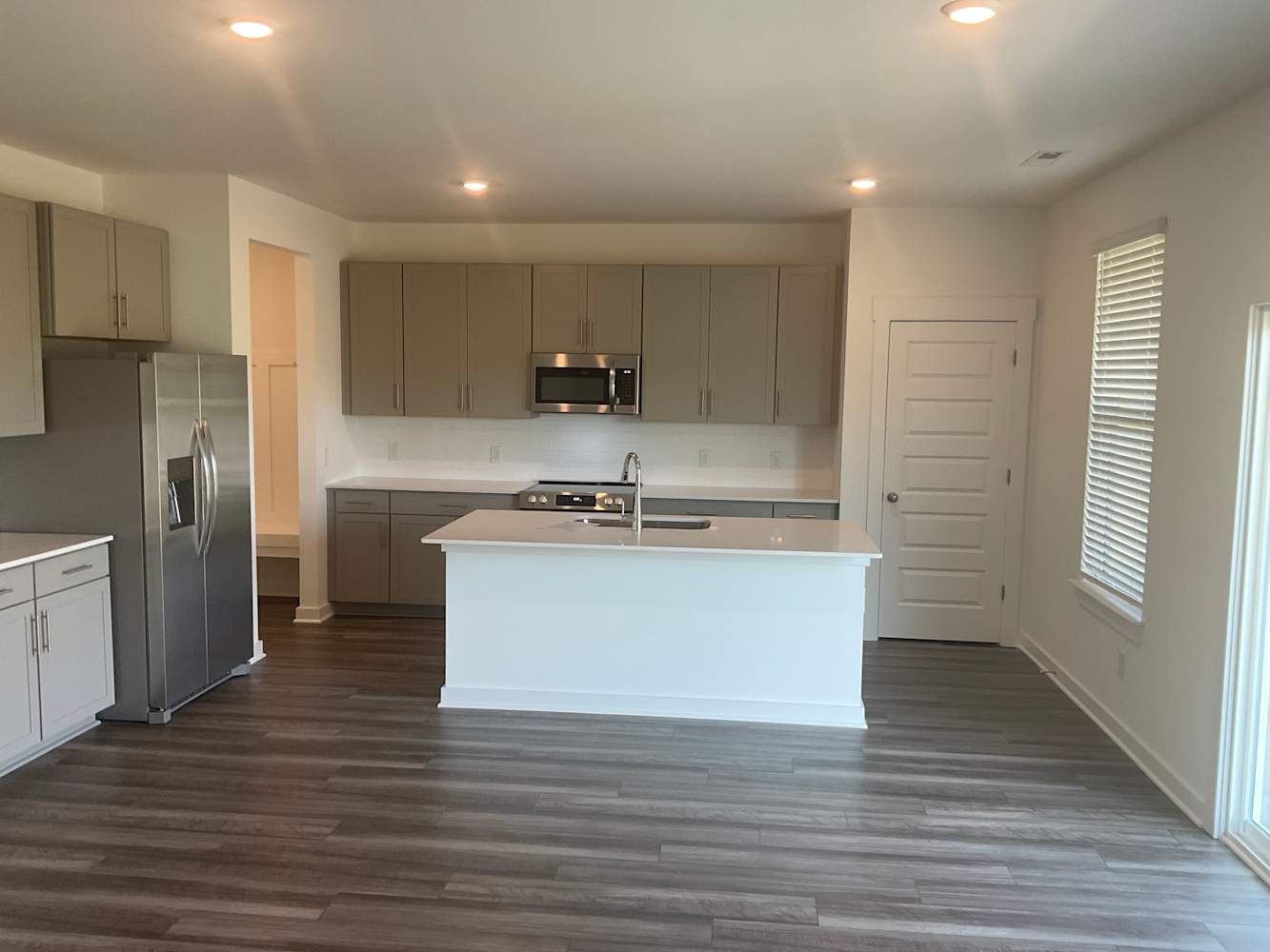 112 Longwood Drive photo 4