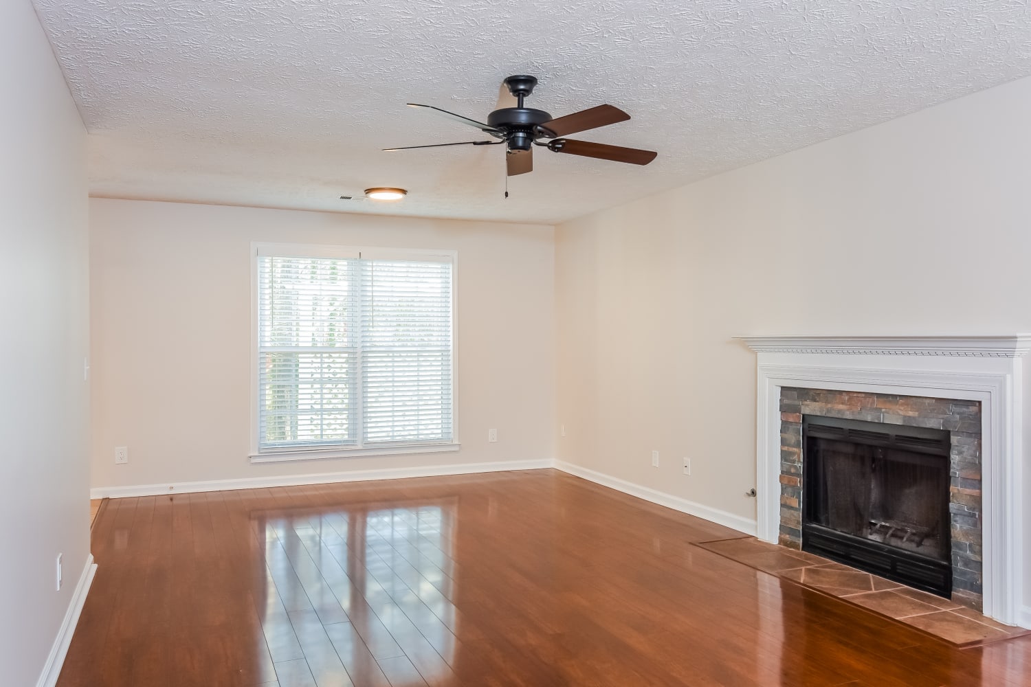2678 Marleigh Farm Rd NW photo 2