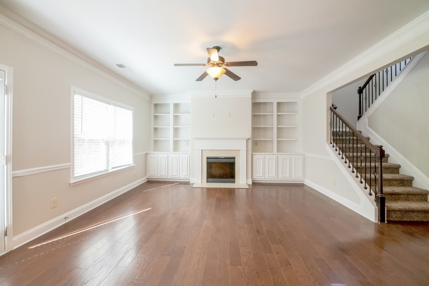 435 Crestmont Ln photo 5