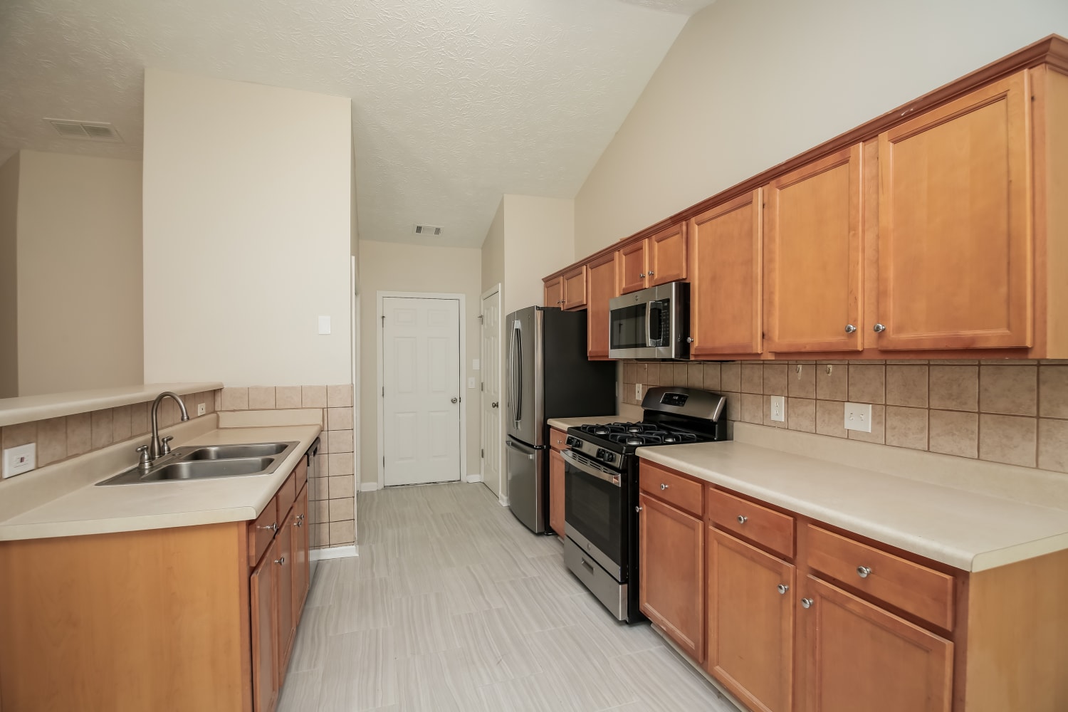 306 Remington Place Blvd photo 4