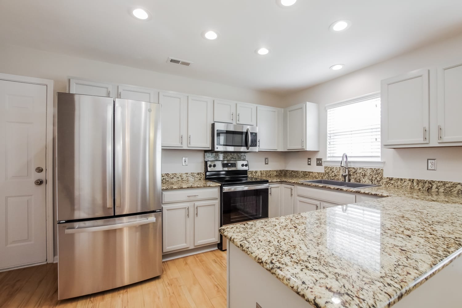 10920 Harmony Glen Court photo 4