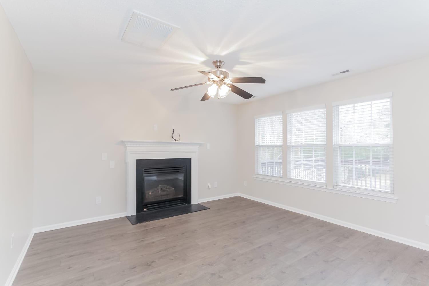 2541 Bricker Dr photo 4