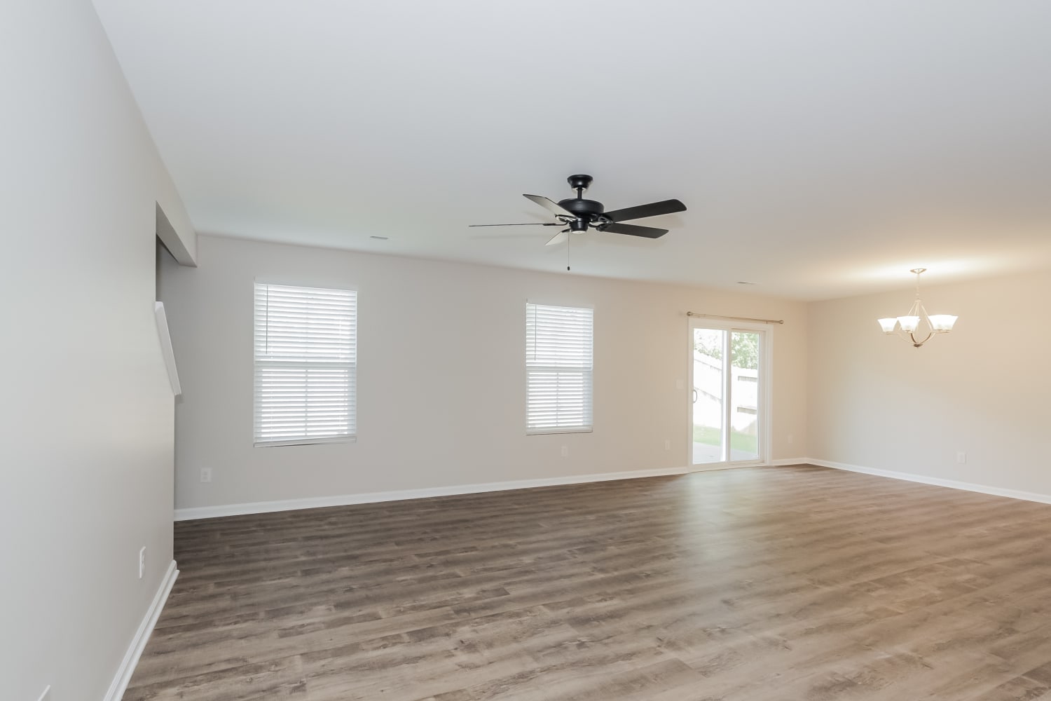 1623 Hooper Court photo 2