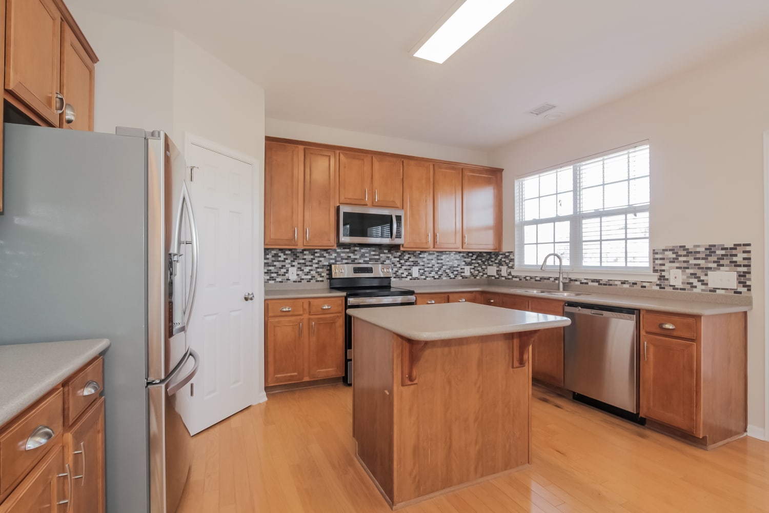 2512 Red Birch Dr photo 5