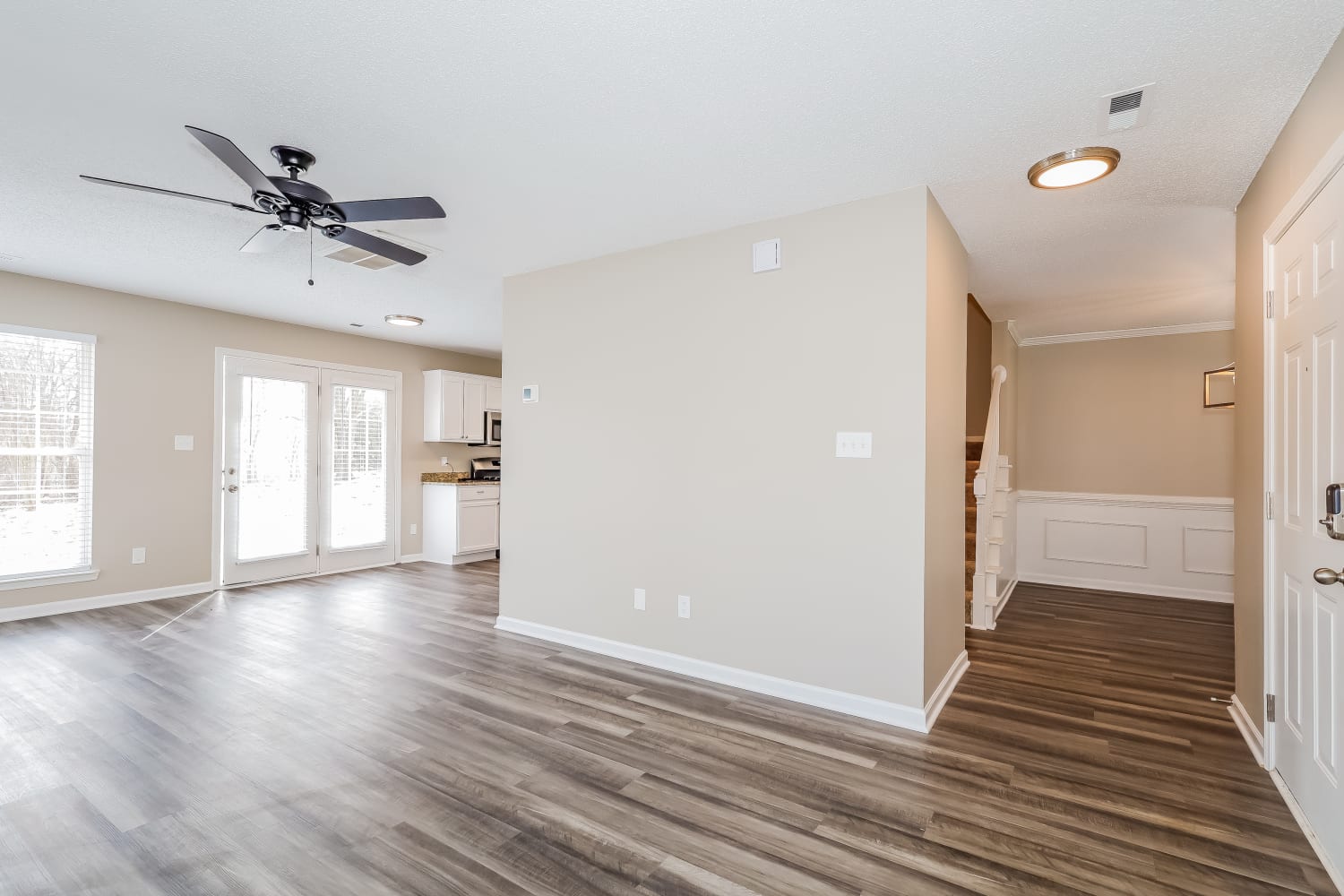3032 Hawick Commons Dr photo 5