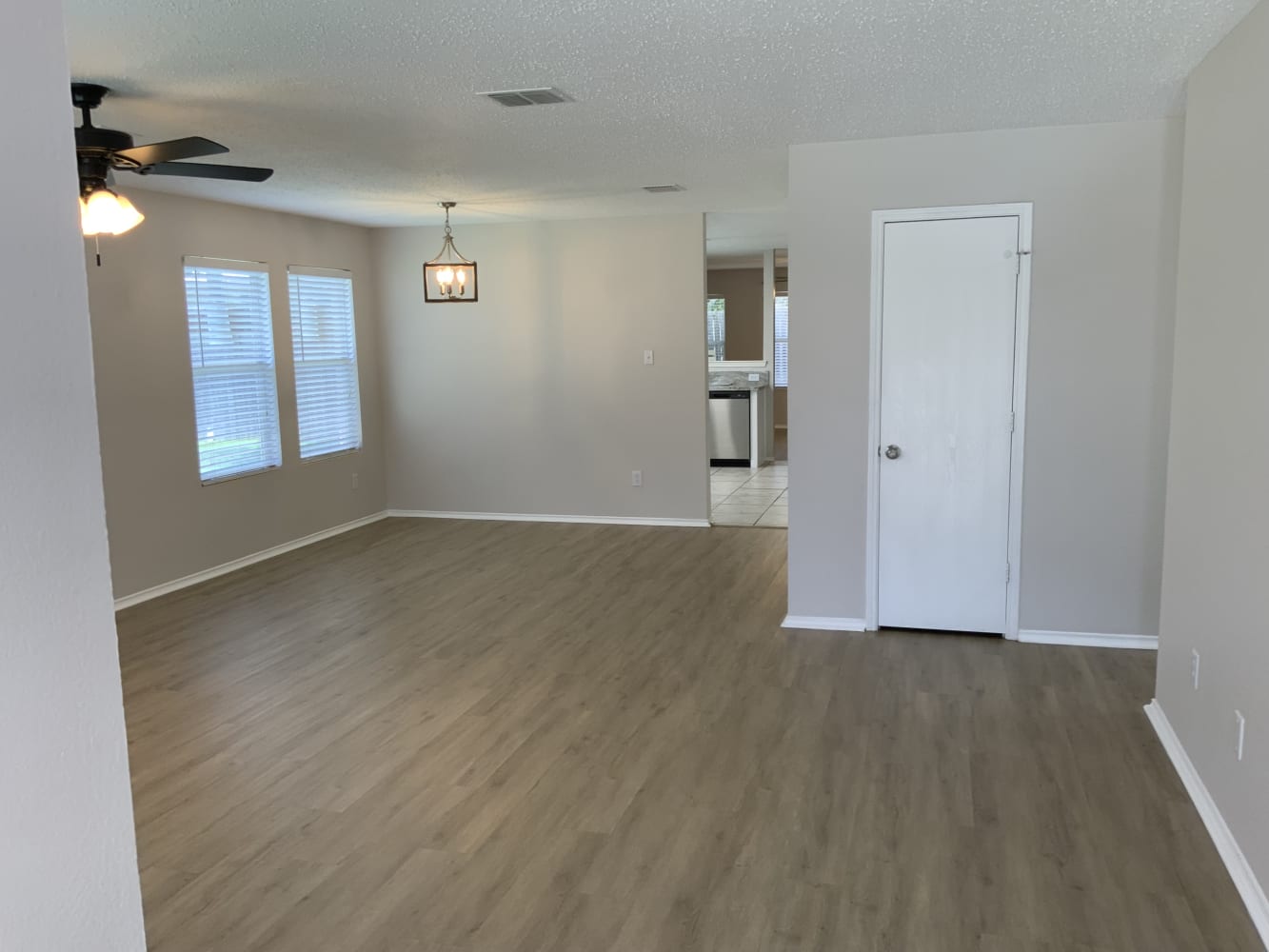 8008 Settlement Dr photo 5