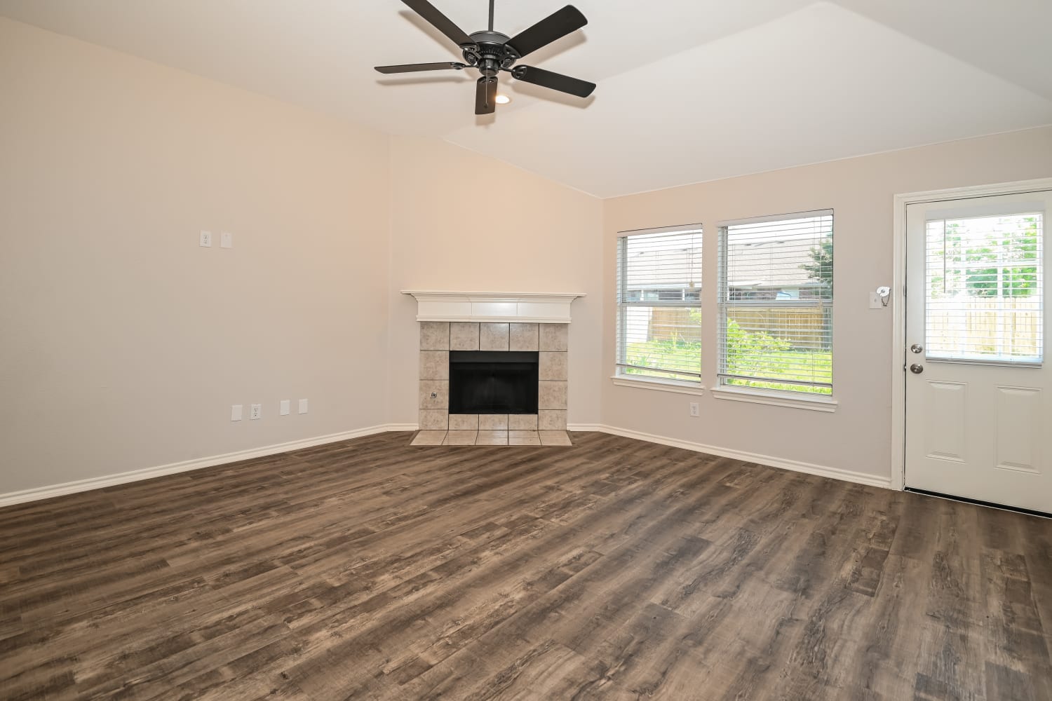 1003 Kelsey Ct photo 4