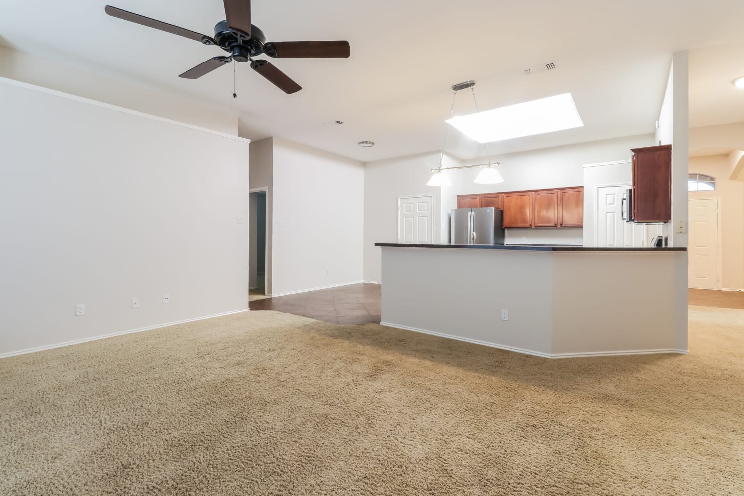 606 Ember Ln photo 4
