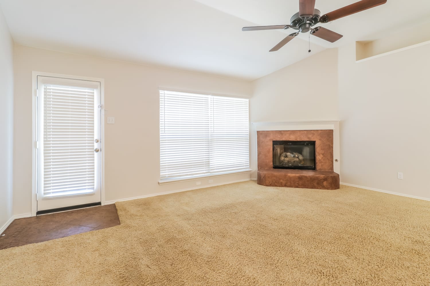 606 Ember Ln photo 3