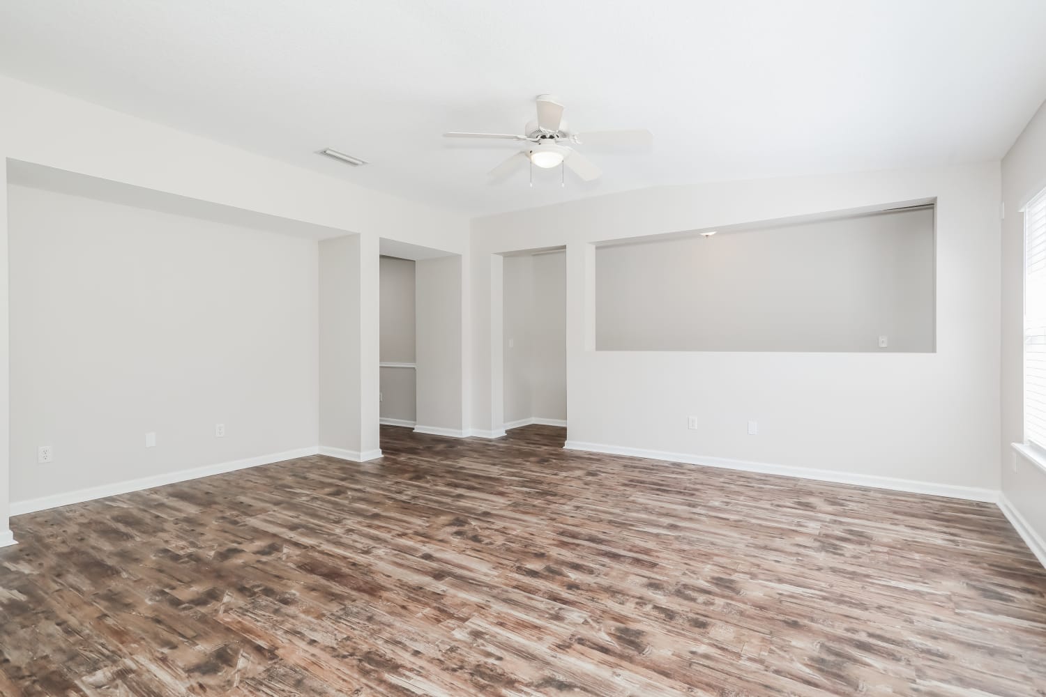 305 Brantley Harbor Dr photo 4