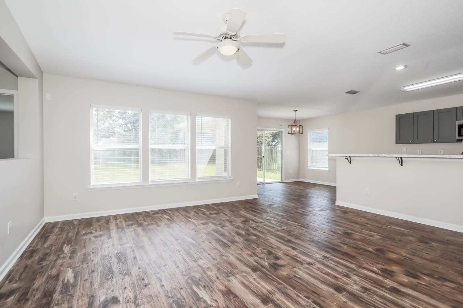 305 Brantley Harbor Dr photo 5