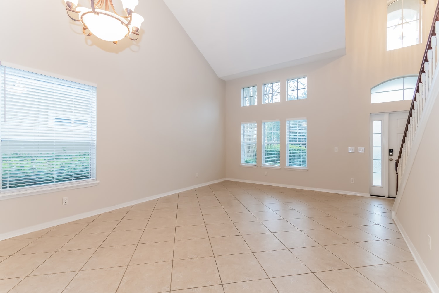 513 Millstone Dr photo 4