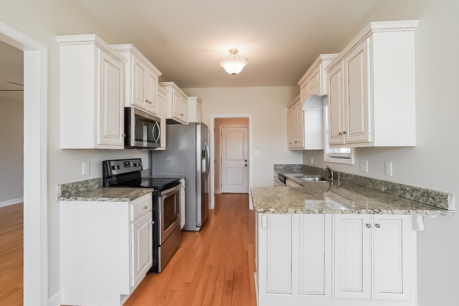 440 Lucy Cir photo 5