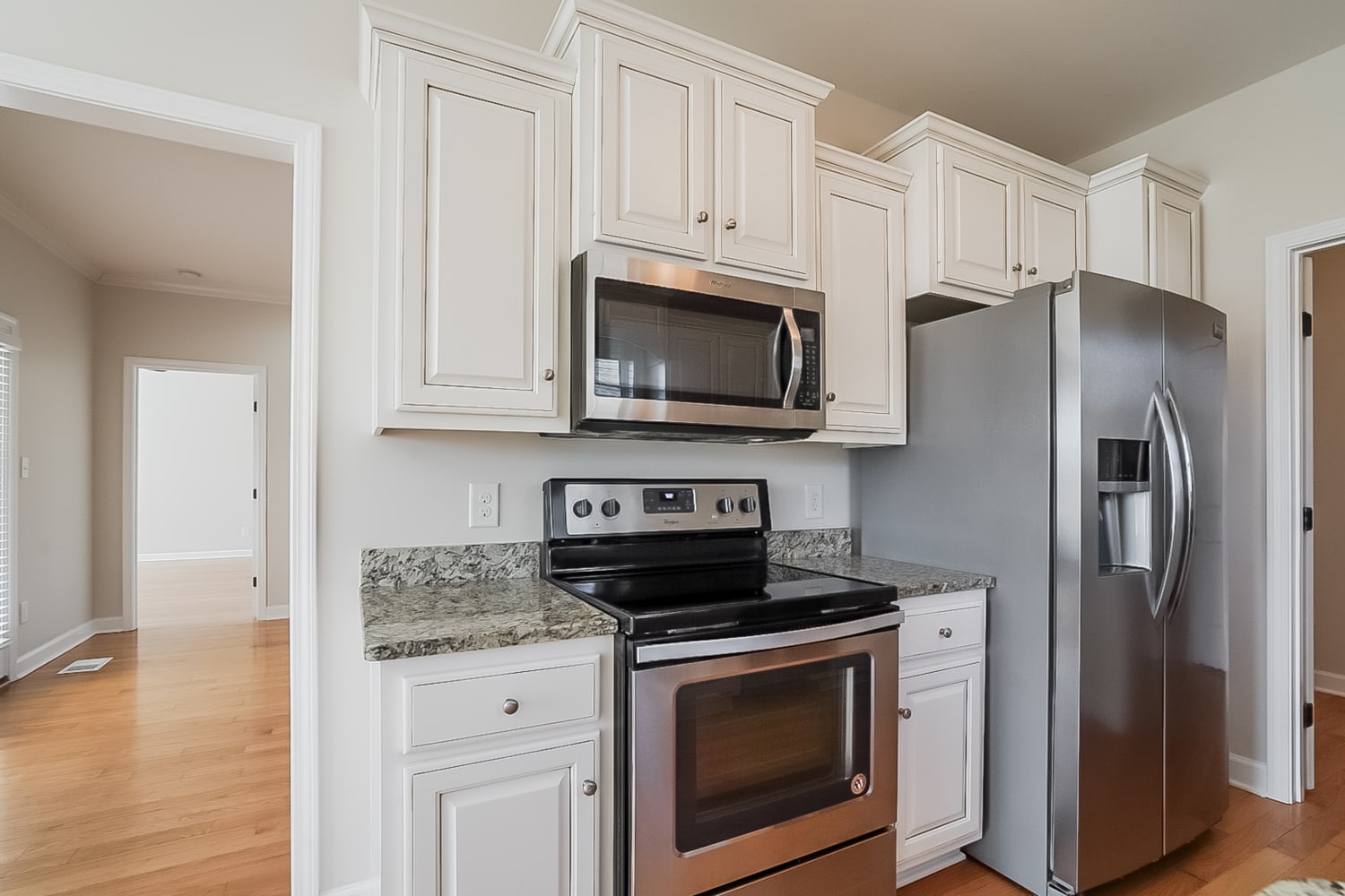 440 Lucy Cir photo 4
