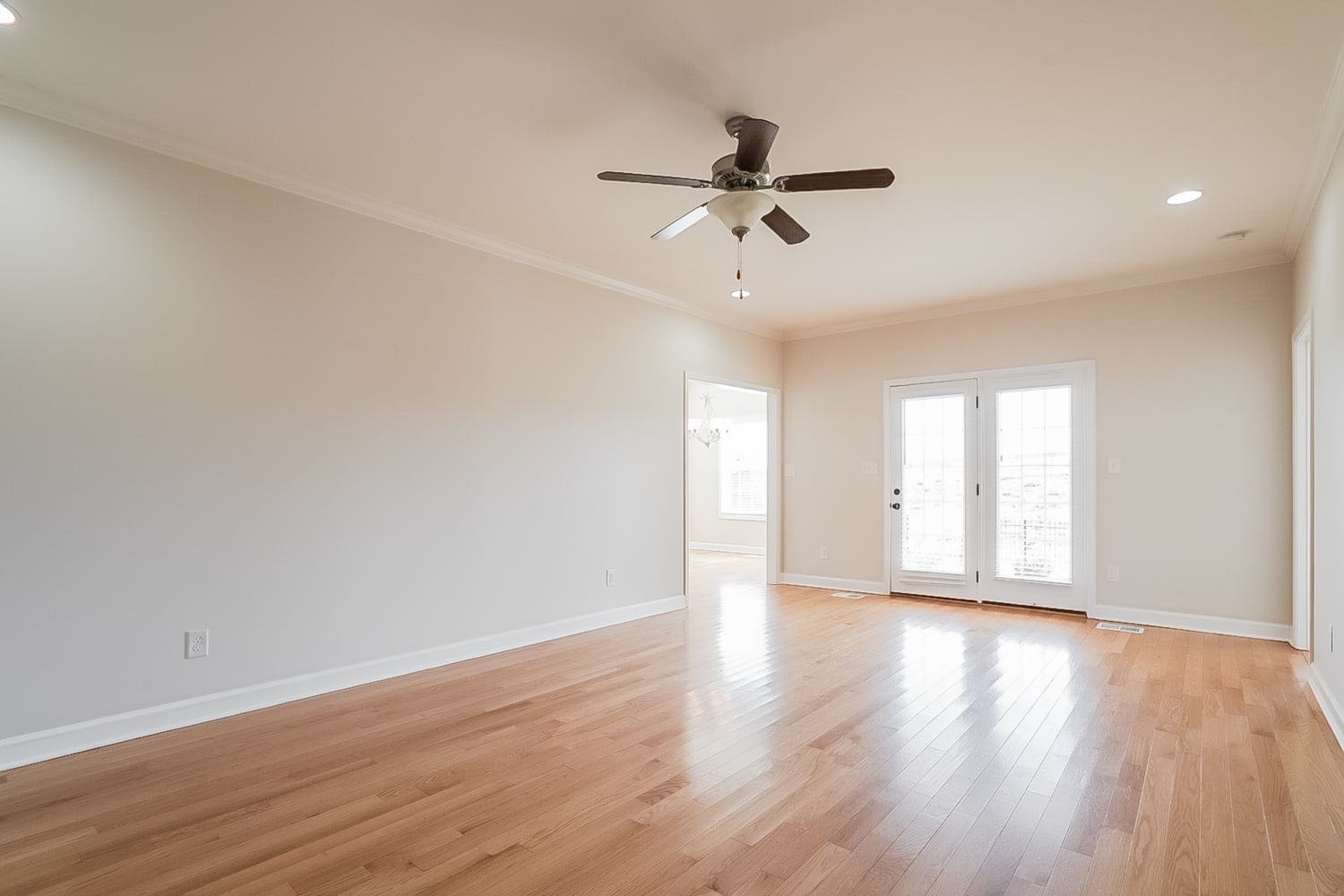 440 Lucy Cir photo 2