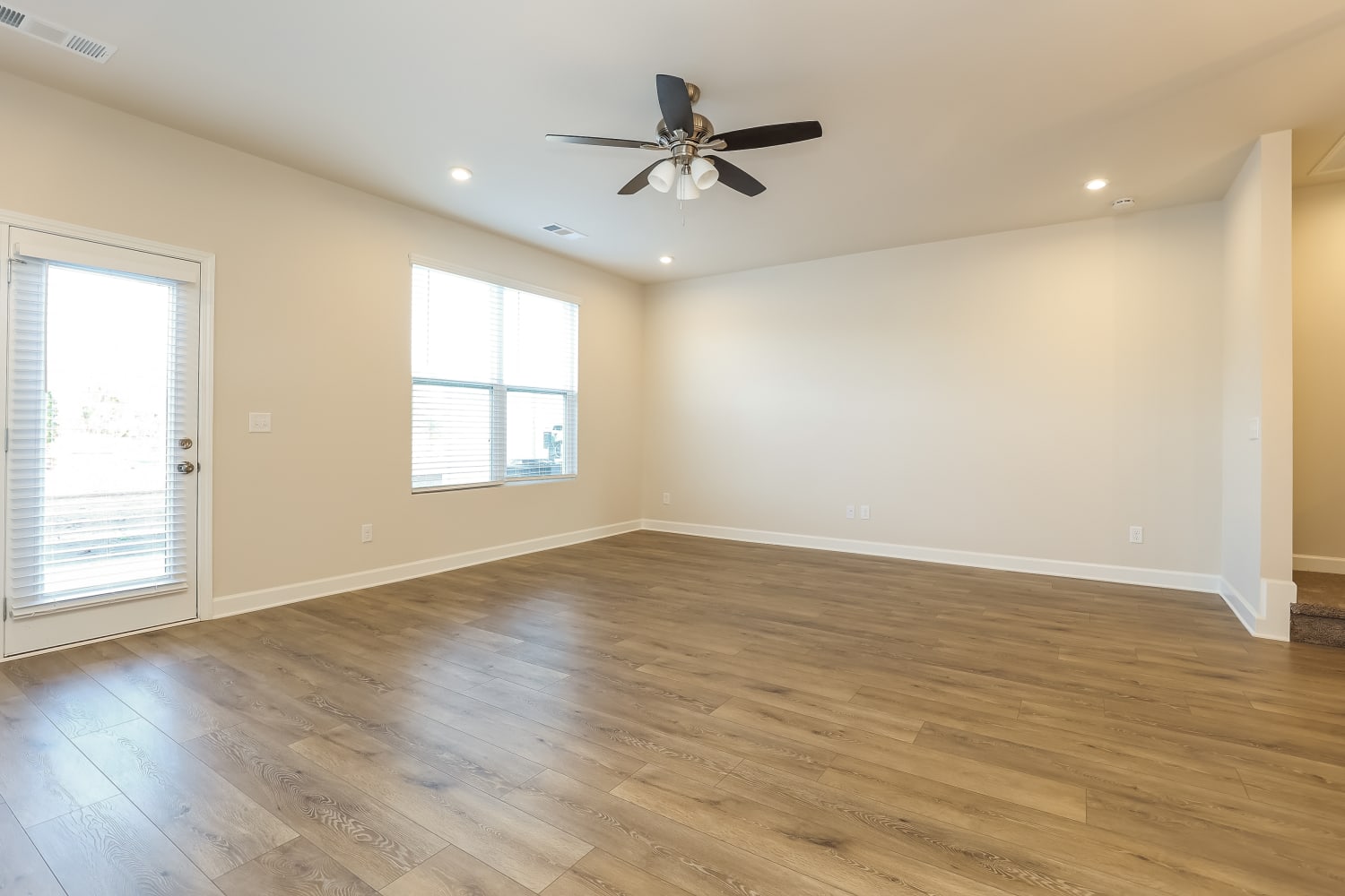 126 Fister Dr photo 4