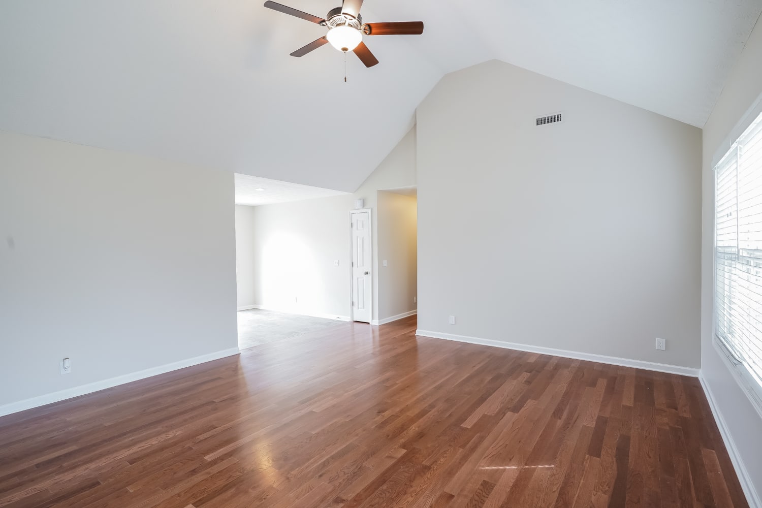 316 Brandywine Ln photo 3