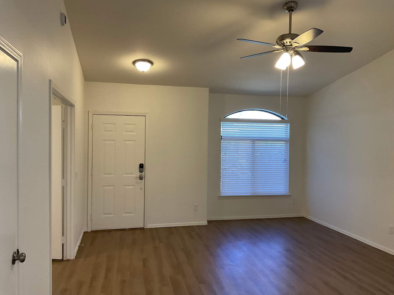 2460 East Wildhorse Pl photo 2