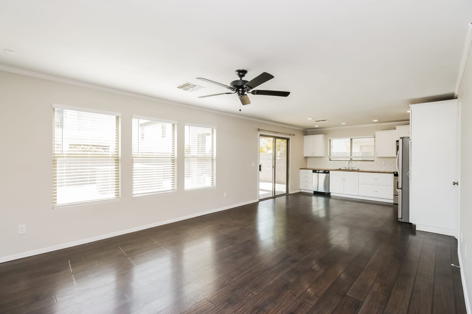 3642 E Constitution Dr photo 3