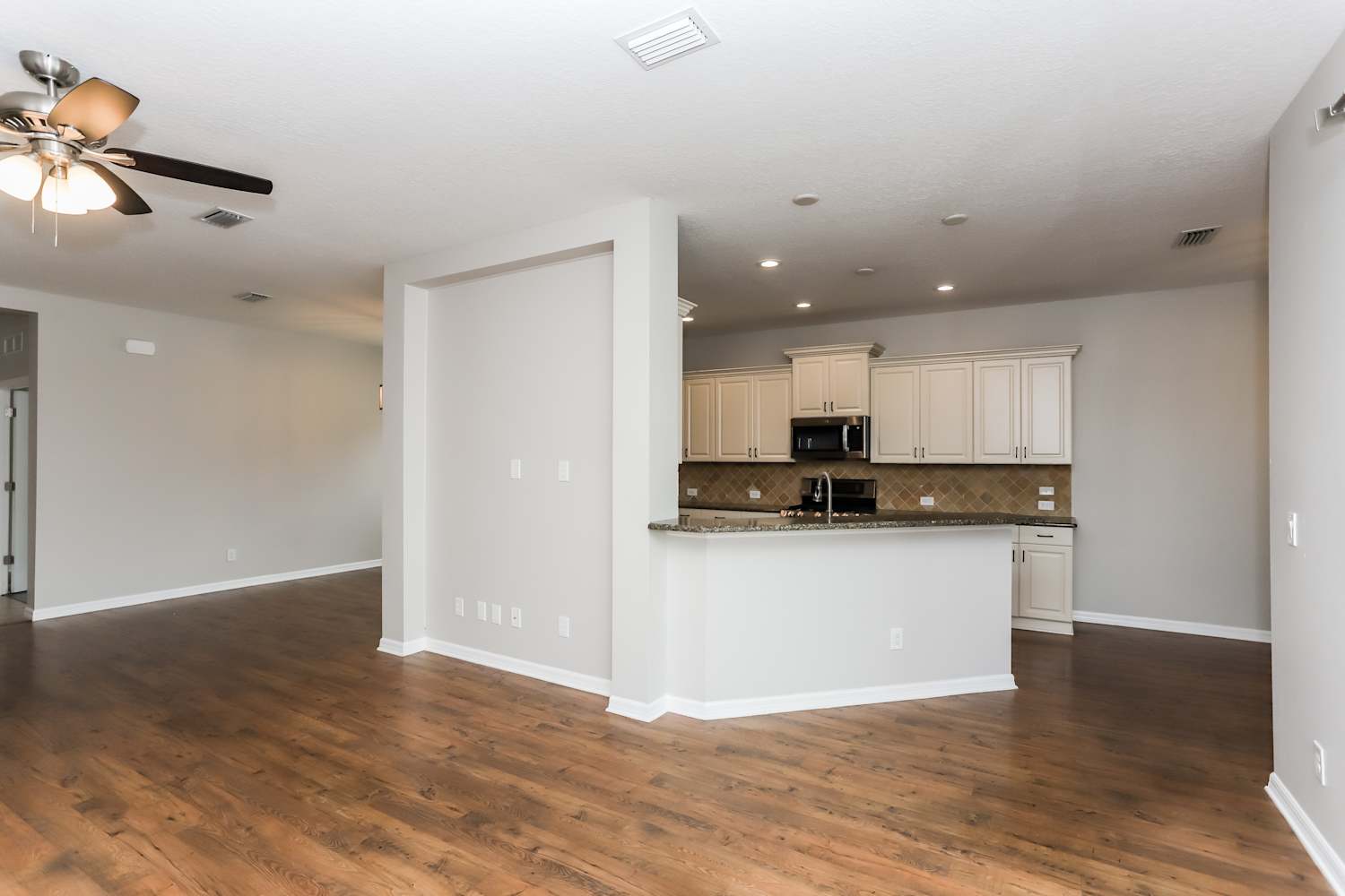 4922 Mission Park Ln photo 4