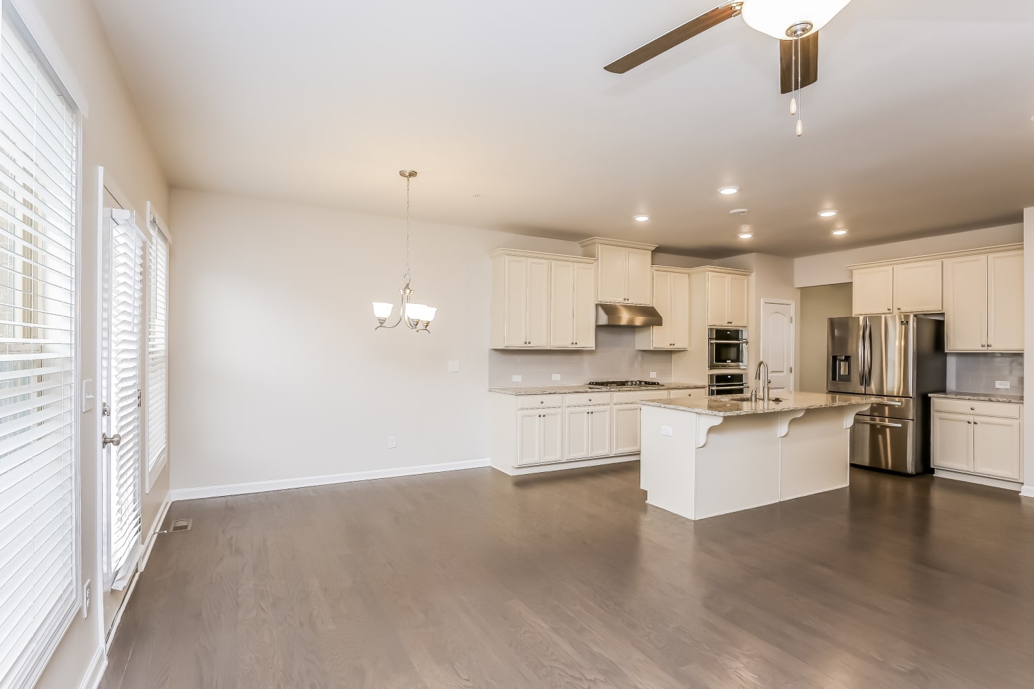 402 Montclair Ct photo 4
