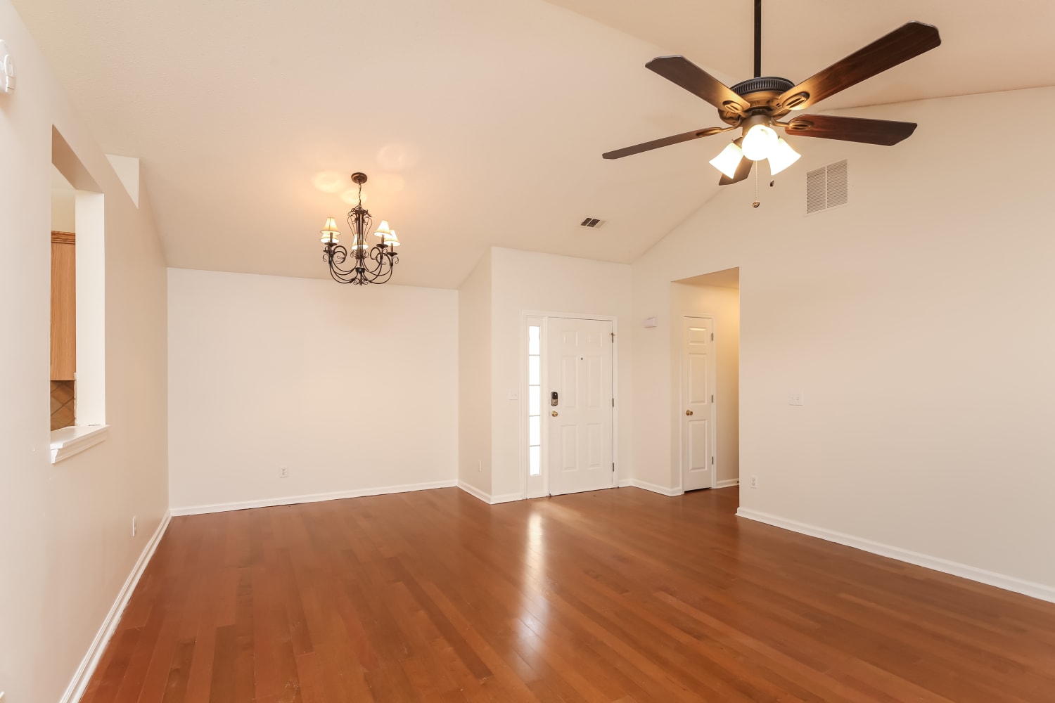 5700 River Ridge Ln photo 2
