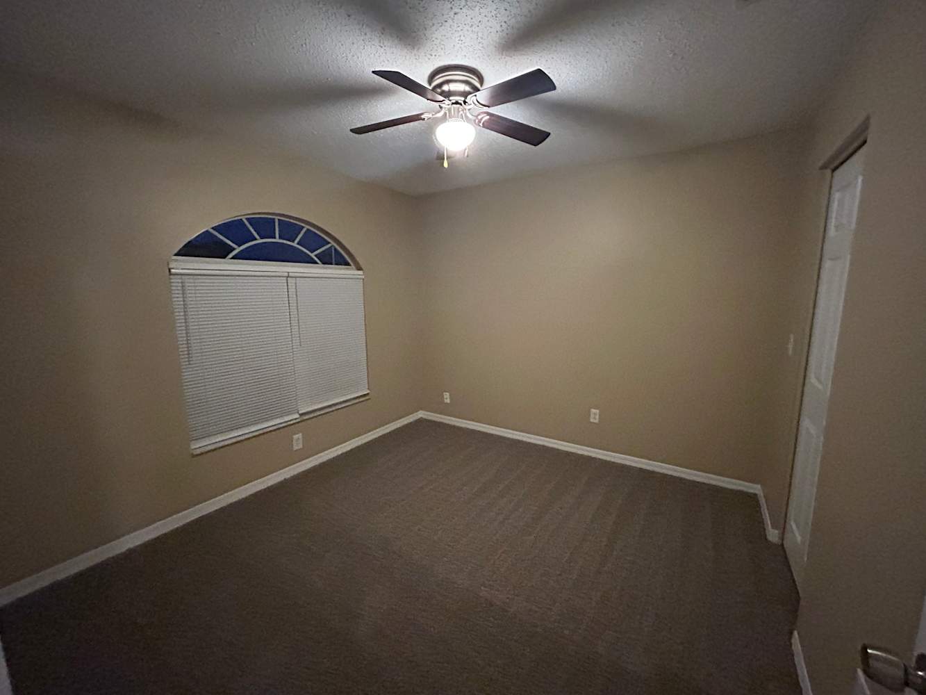 1609 Prowmore Dr photo 4