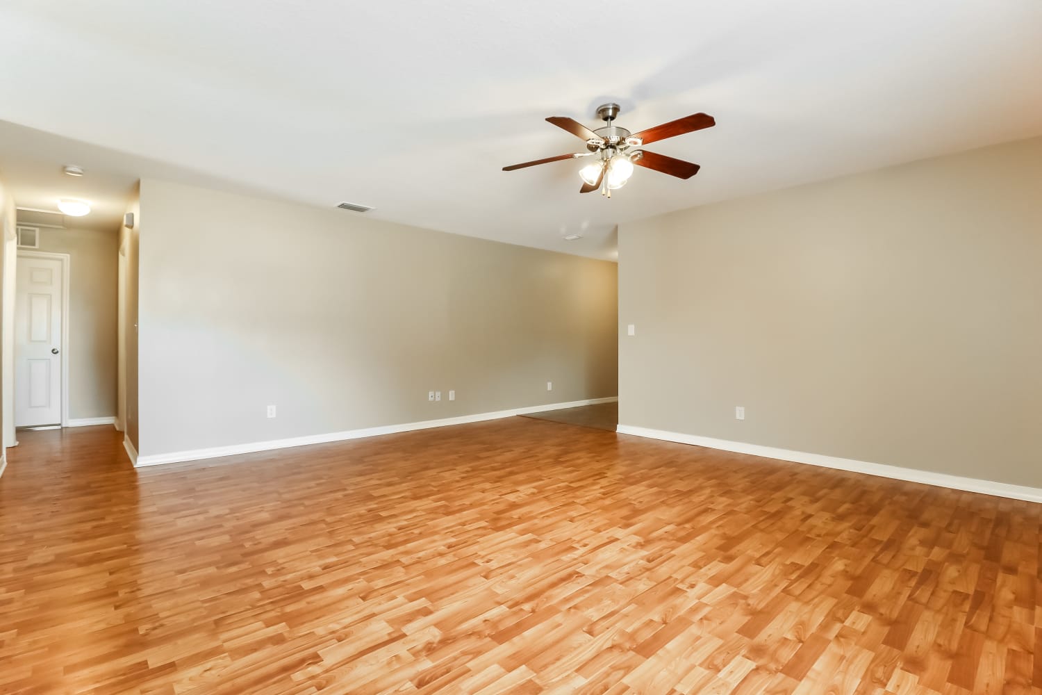 30930 Sonnet Glen Dr photo 4