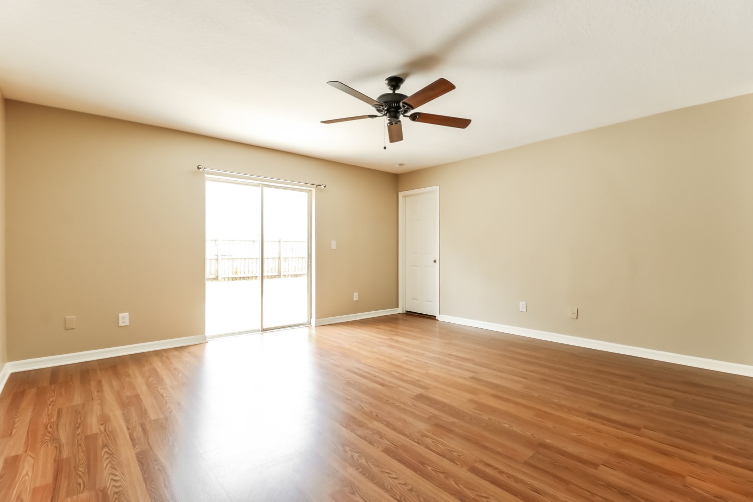 30930 Sonnet Glen Dr photo 2