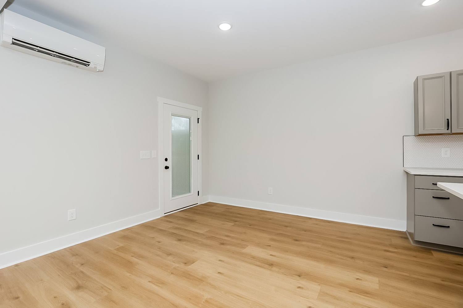 211 Golf Club Ln photo 5