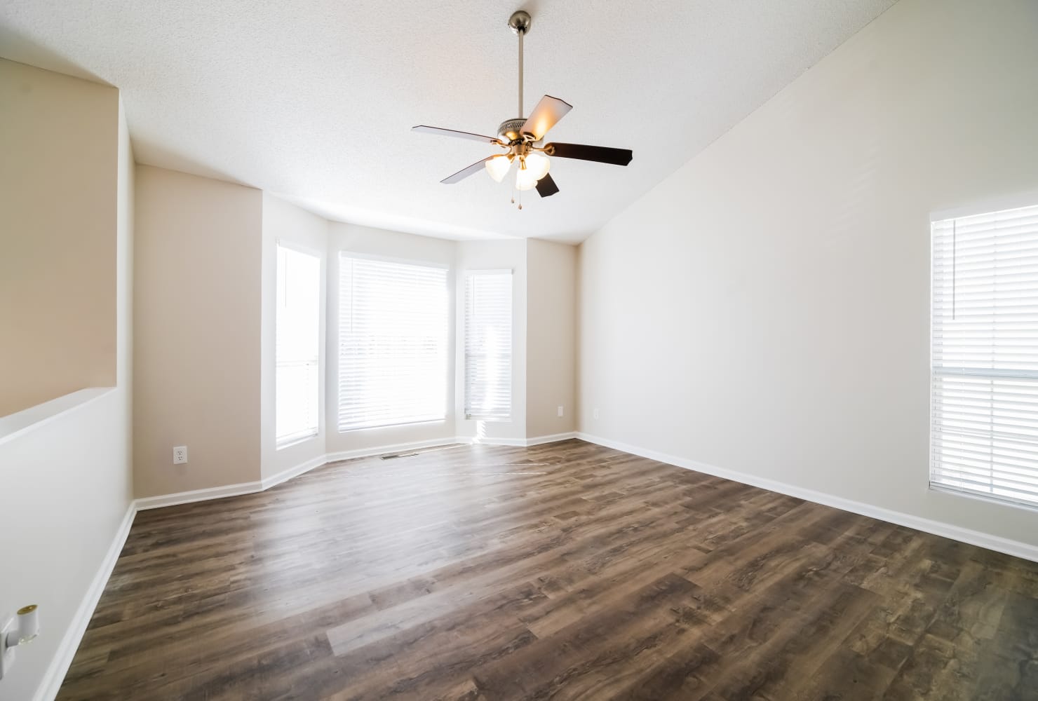 4350 Yellow Rose Dr photo 4