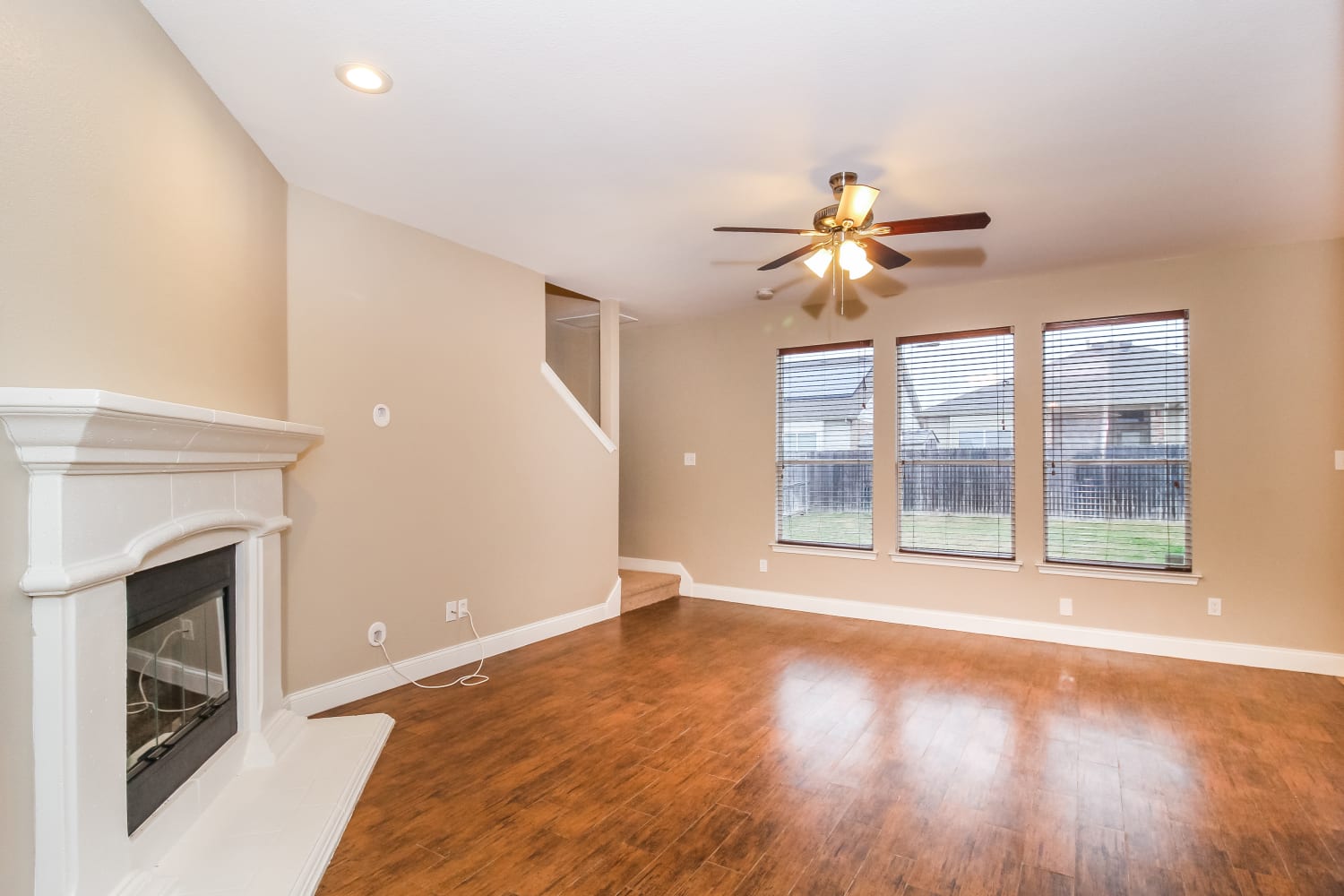 6231 Farrah Dr photo 3