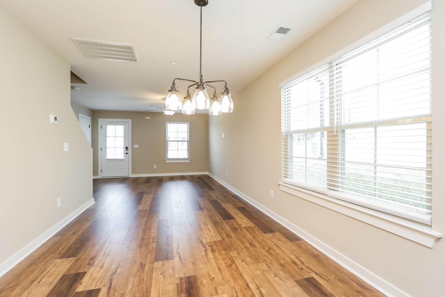 200 Emmett Dr photo 4