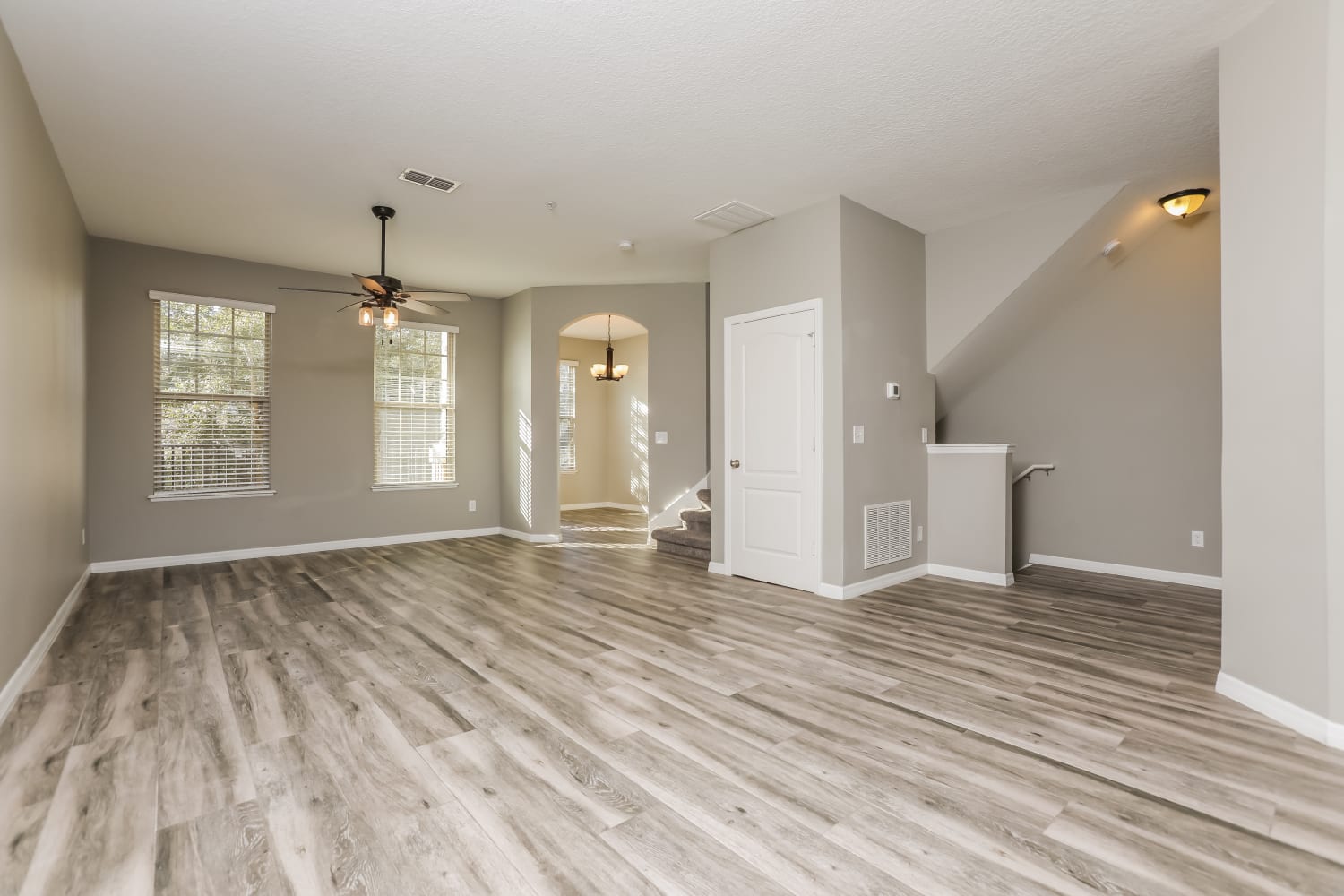 4298 Regal Town Ln photo 2