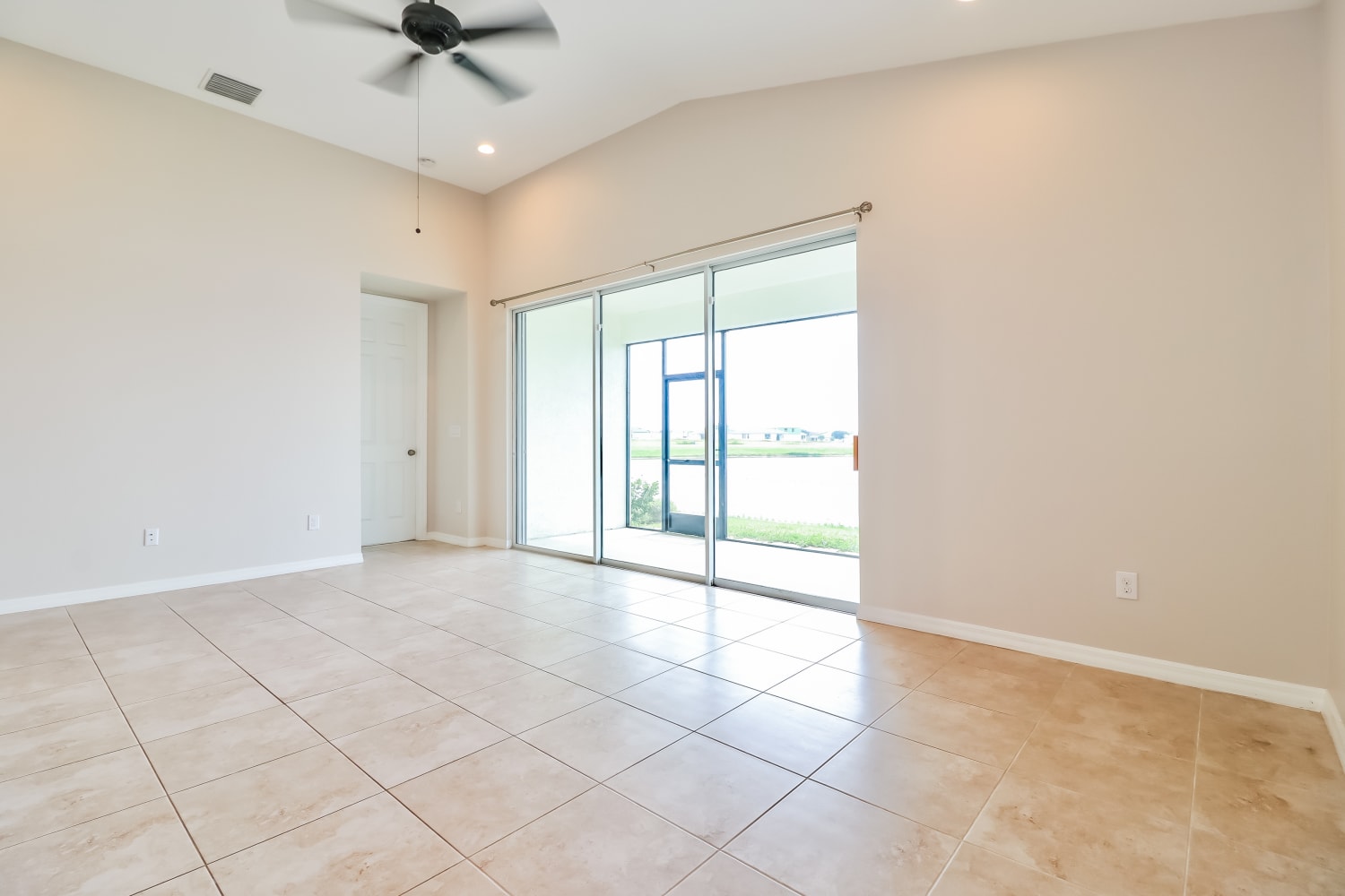 34196 Astoria Cir photo 2