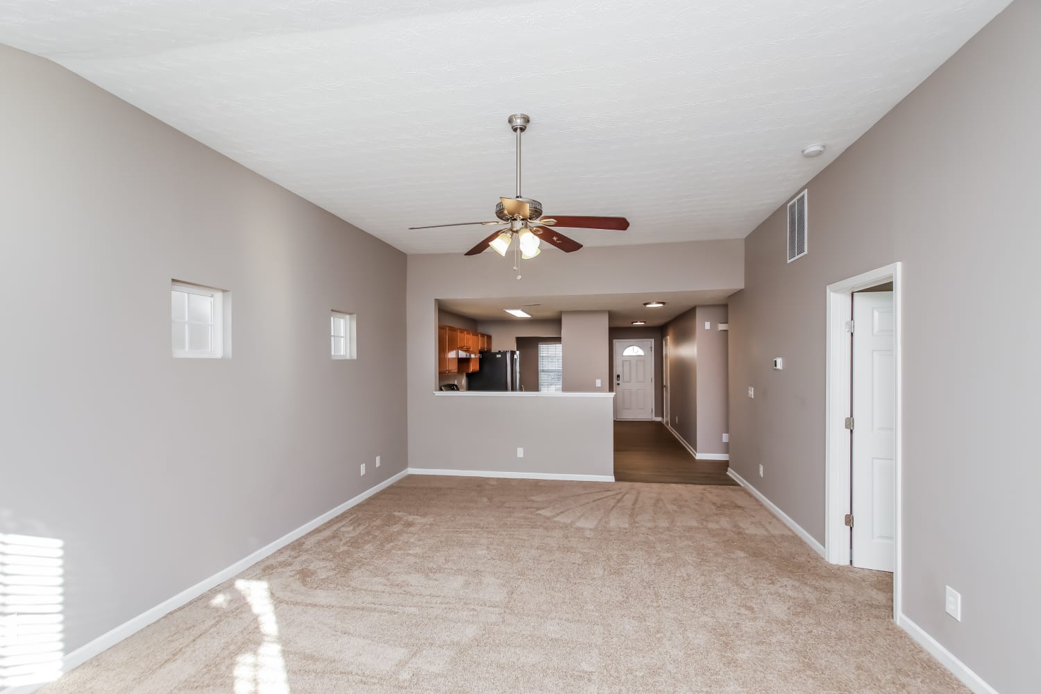 232 Topaz Dr photo 4