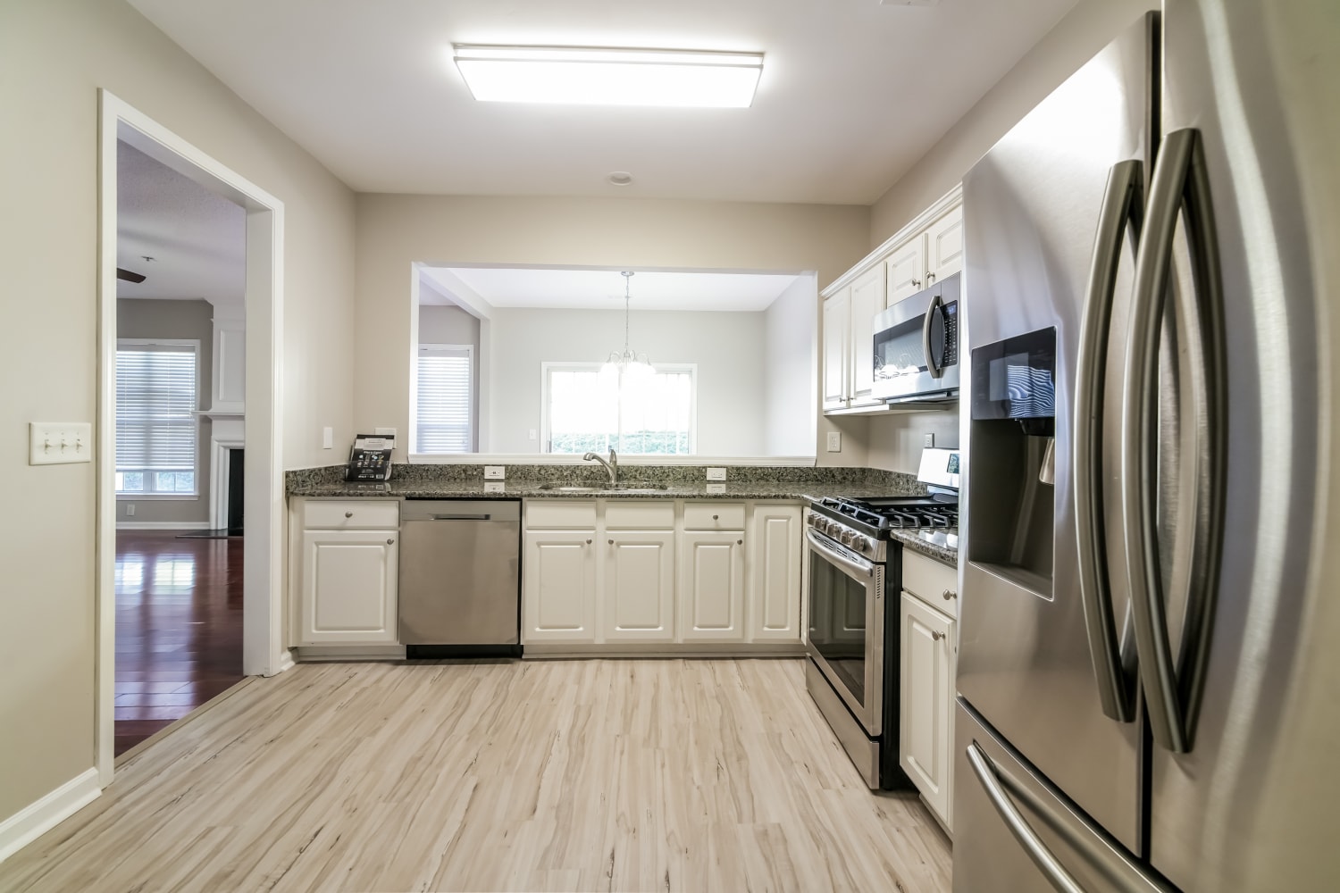 233 Regent Sq photo 5