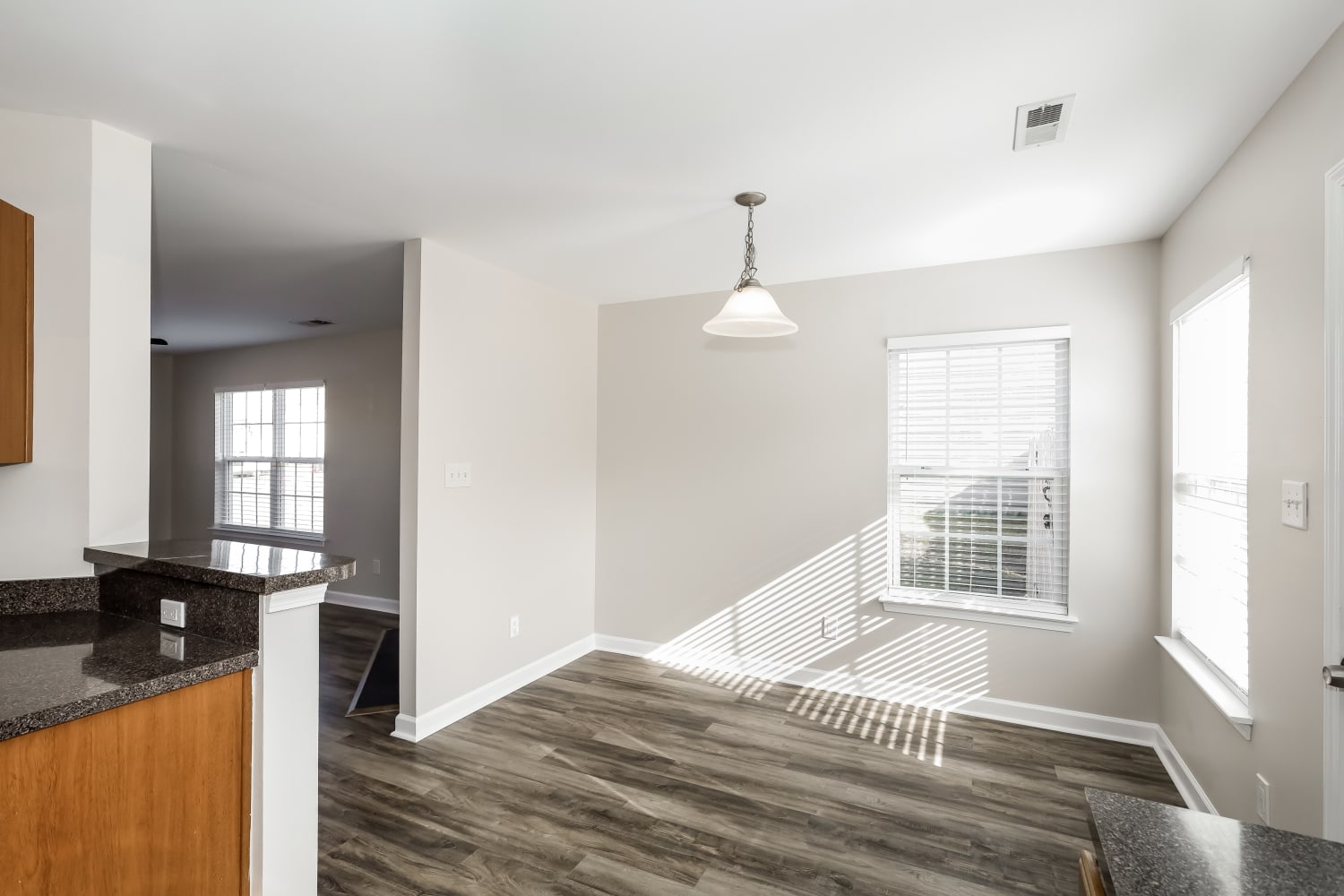 104 Glencroft Dr photo 5