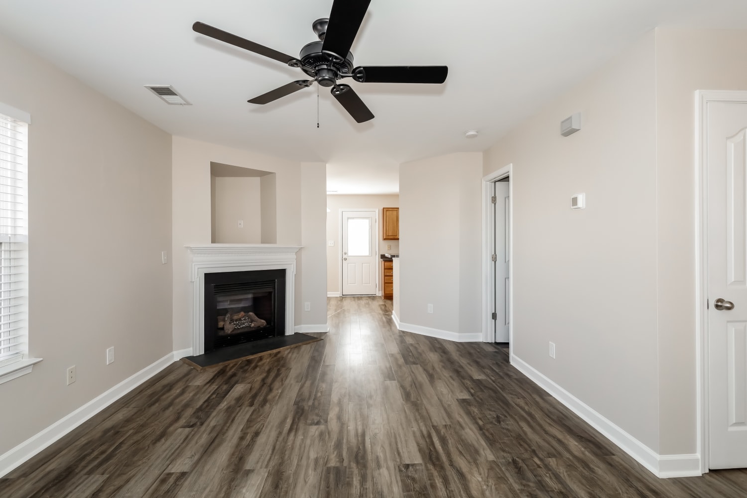 104 Glencroft Dr photo 2