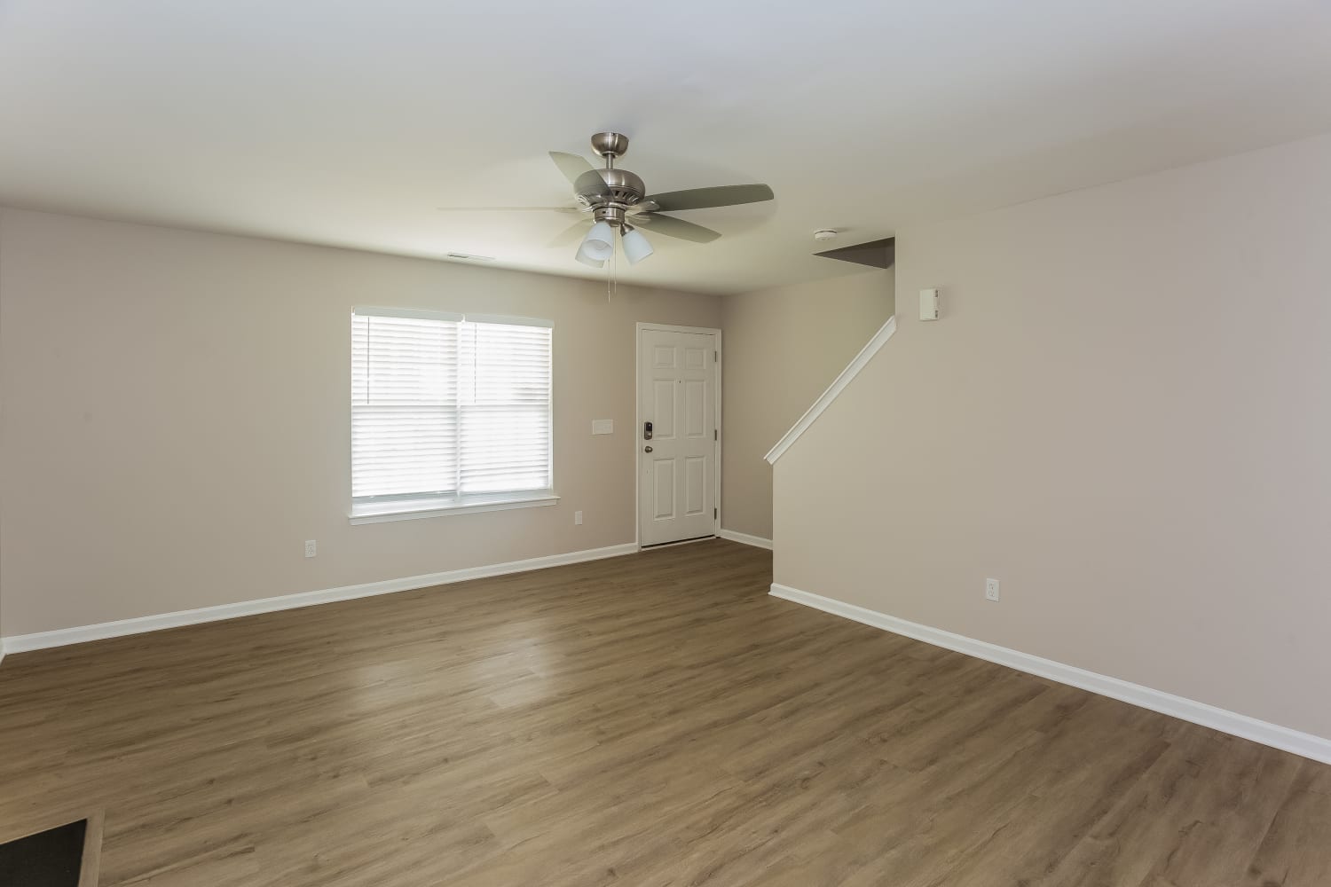 545 Havenbrook Way photo 4