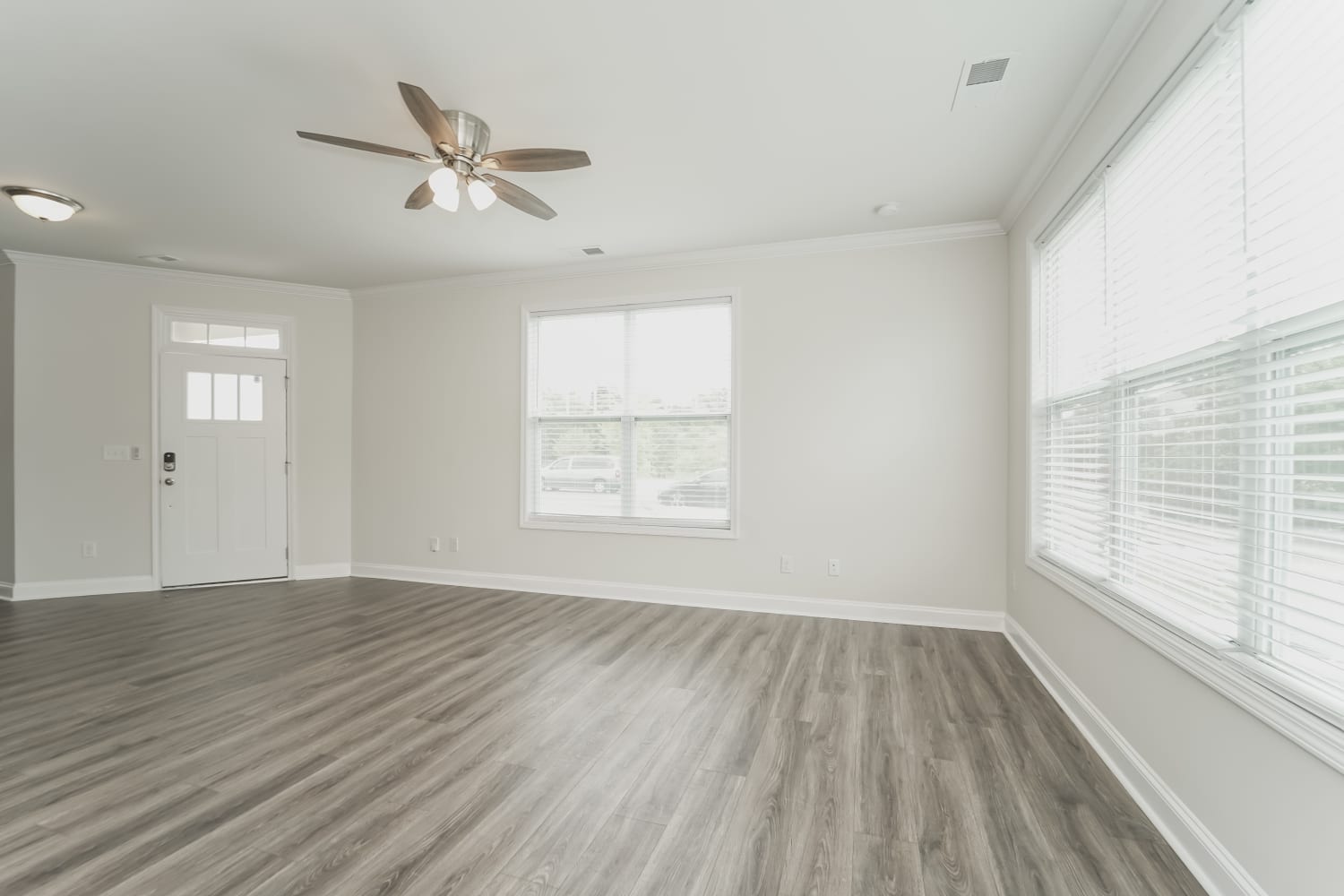 8607 Harris Lake Ln photo 4