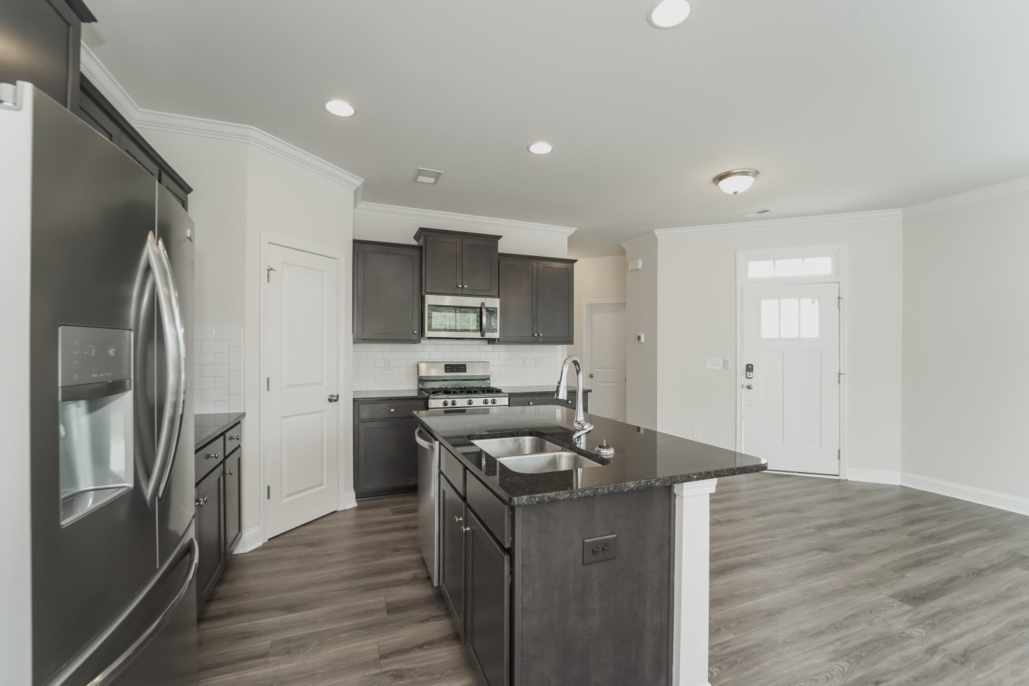 8607 Harris Lake Ln photo 5