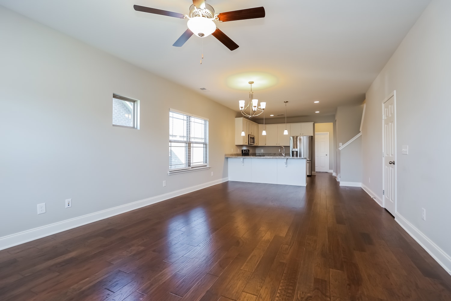 1184 Westgate Dr photo 3