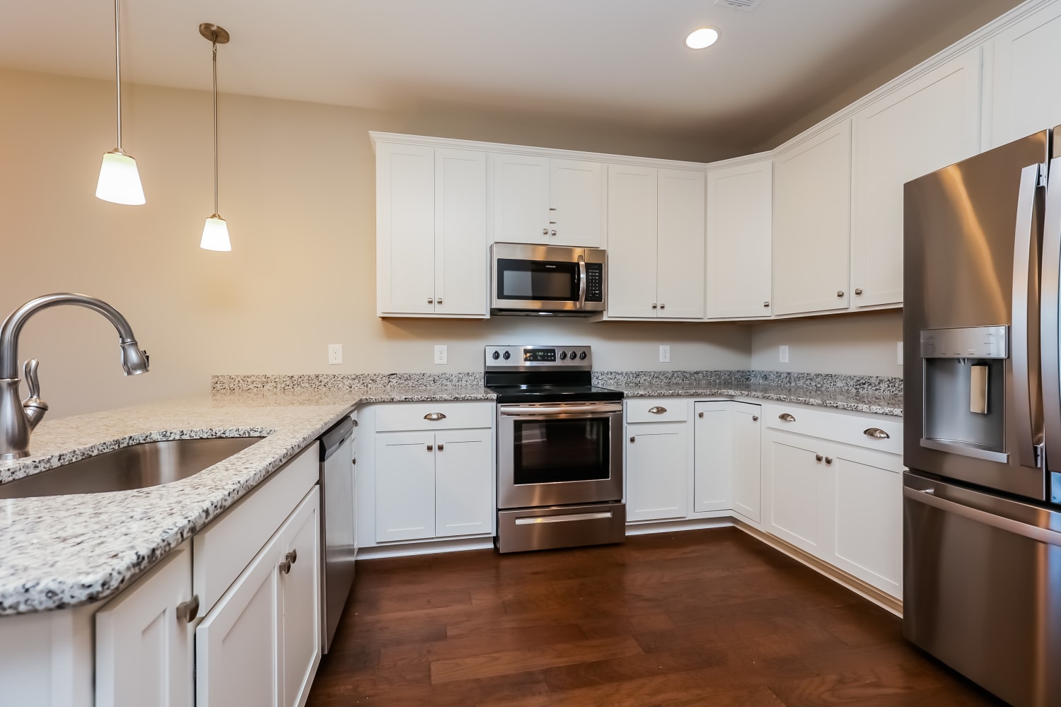 1184 Westgate Dr photo 4
